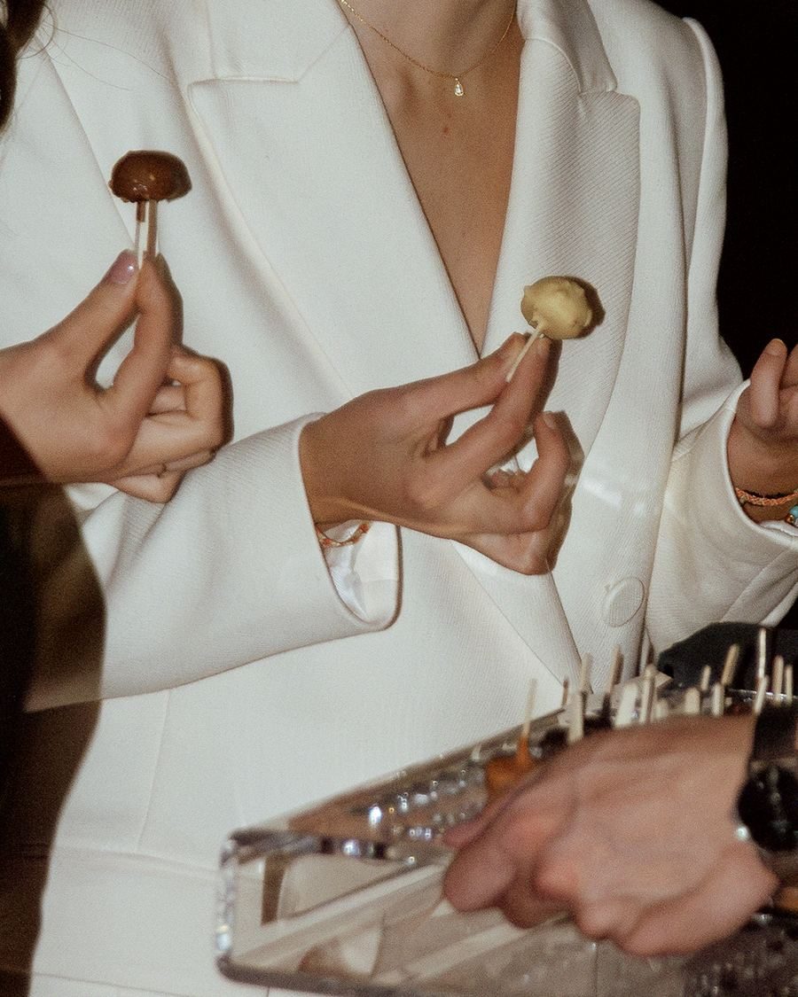 Locobó · catering tray — Ready to pass around, in two sizes.